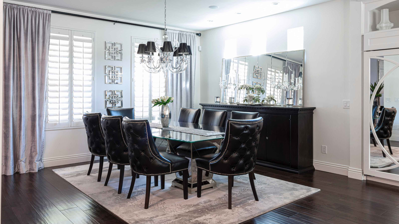 blog-image-A-well-furnished-dining-room-featuring-a-stylish-dining-table-and-chairs-displaying-the-importance-of-choosing-the-right-dining-chairs