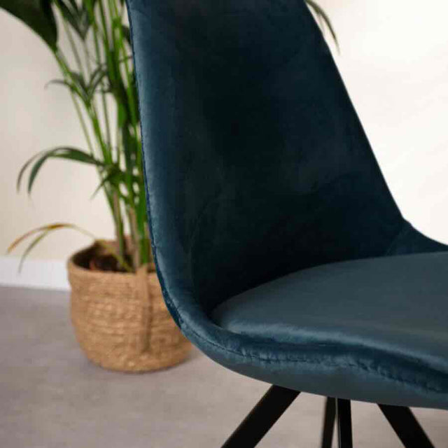 Industrial-Tulip-Style-Blue-Velvet-Dining-Chair-Black-Metal-Legs-Set-of-4